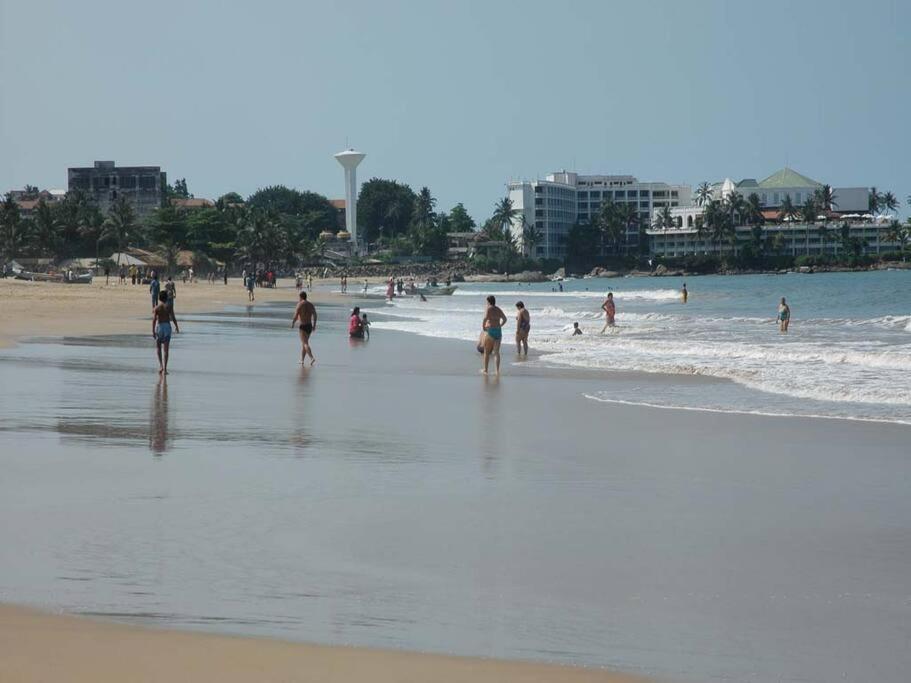 Truely A Beach Home Away From Home Colombo Exterior foto
