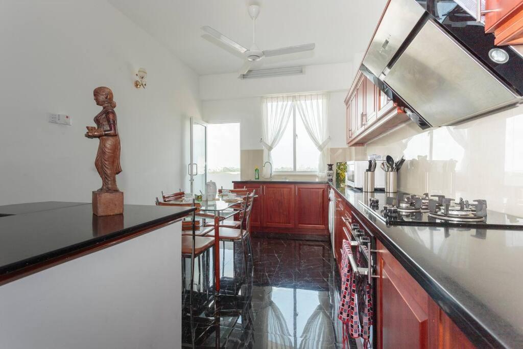 Truely A Beach Home Away From Home Colombo Exterior foto